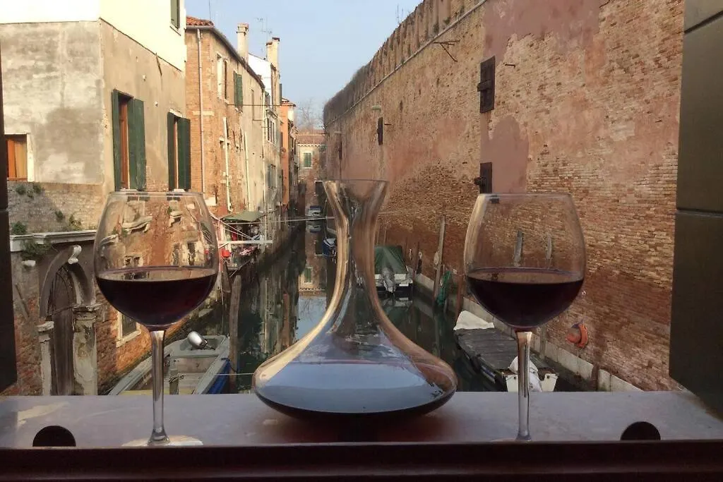 Ca' Venice Canal View Apartment